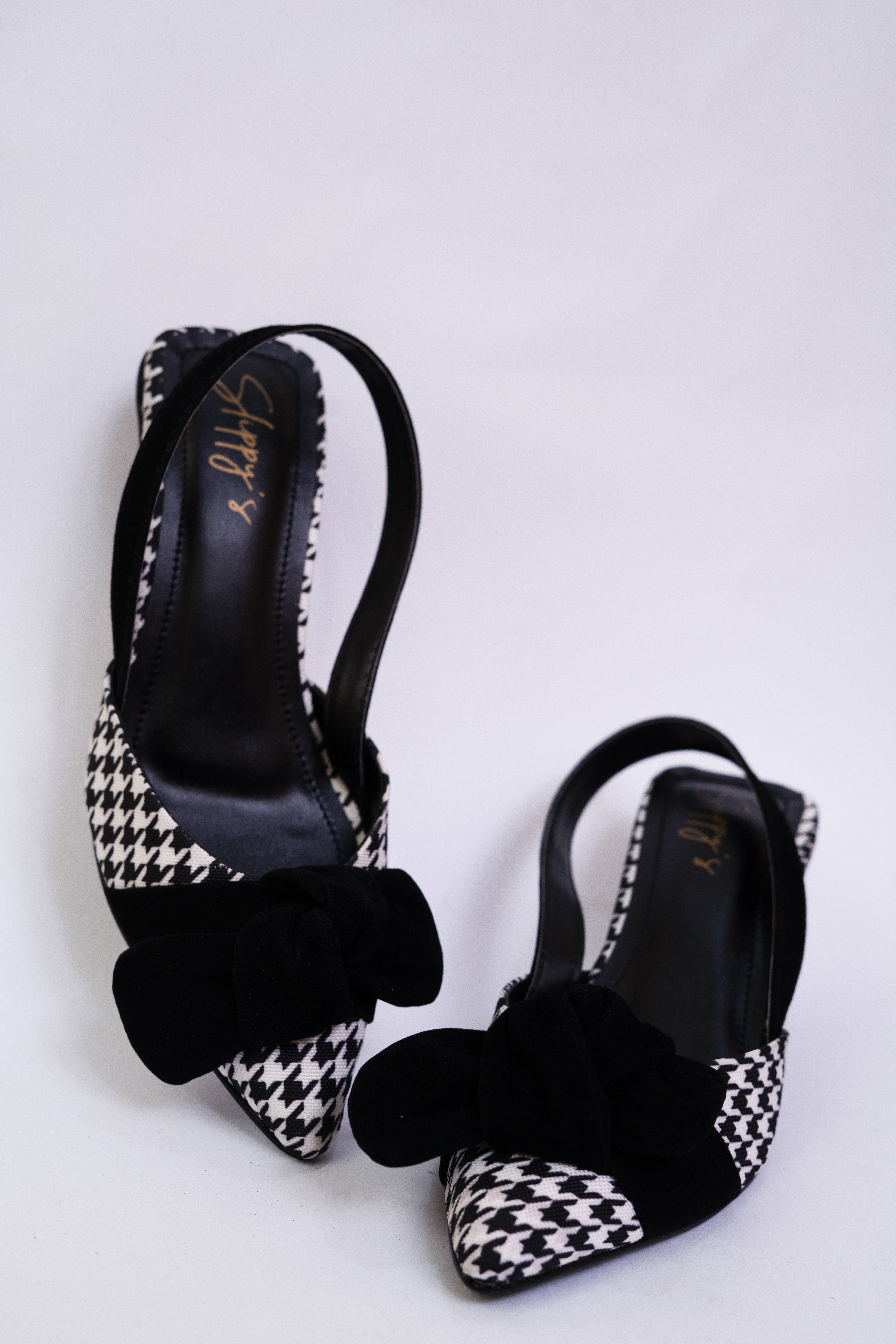 Checkered bow heels