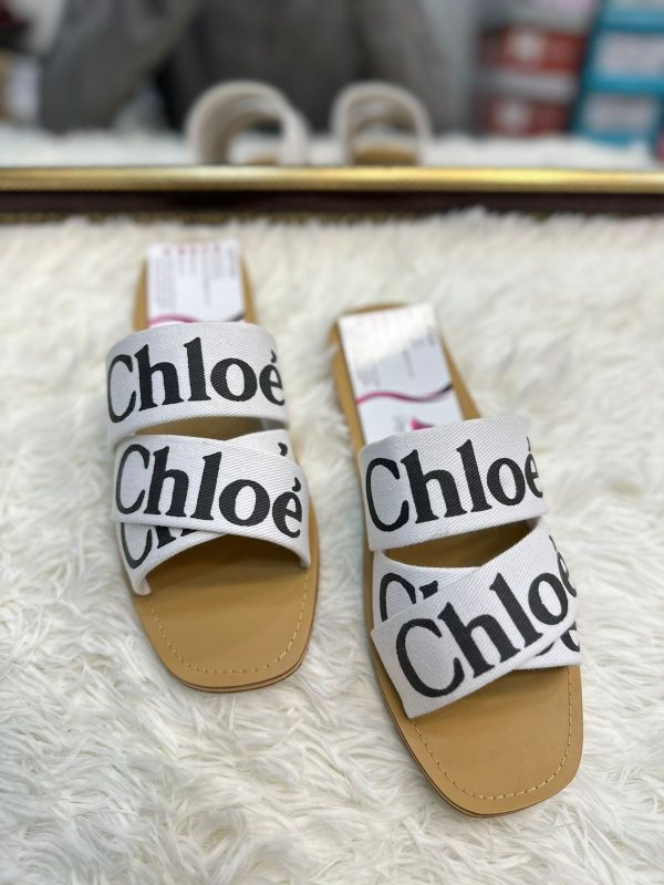 CHLOE FLATS