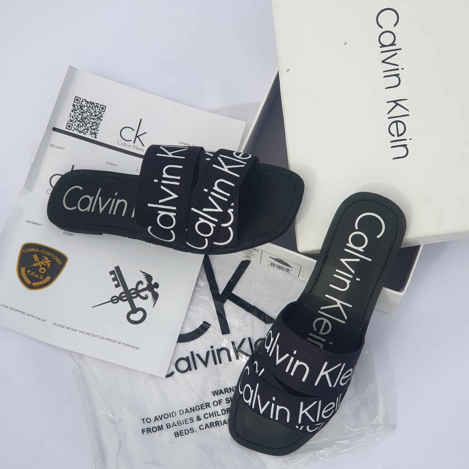 CALVIN KLEIN ‘BAINY’ LOGO SLIDES – BLACK